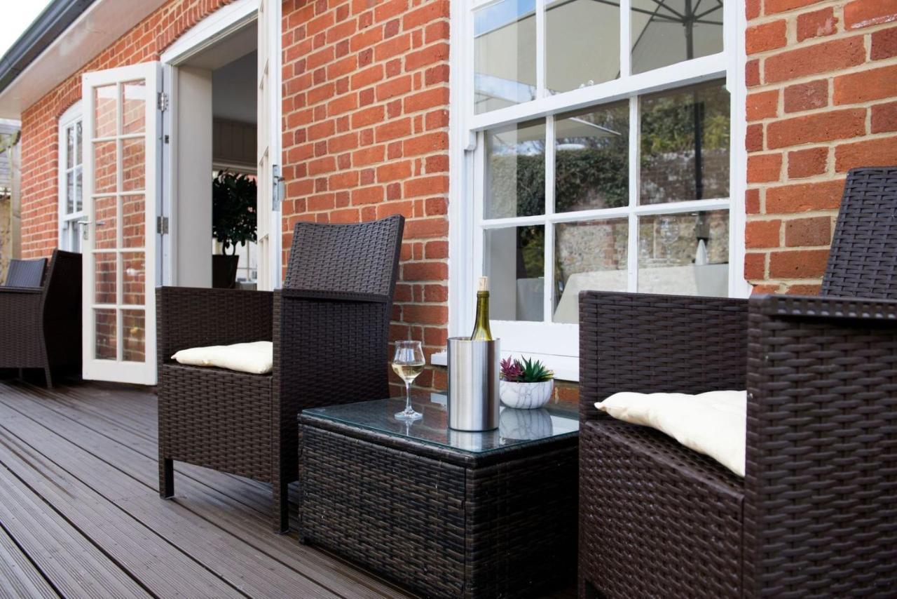East Walls Hotel Chichester Exterior foto