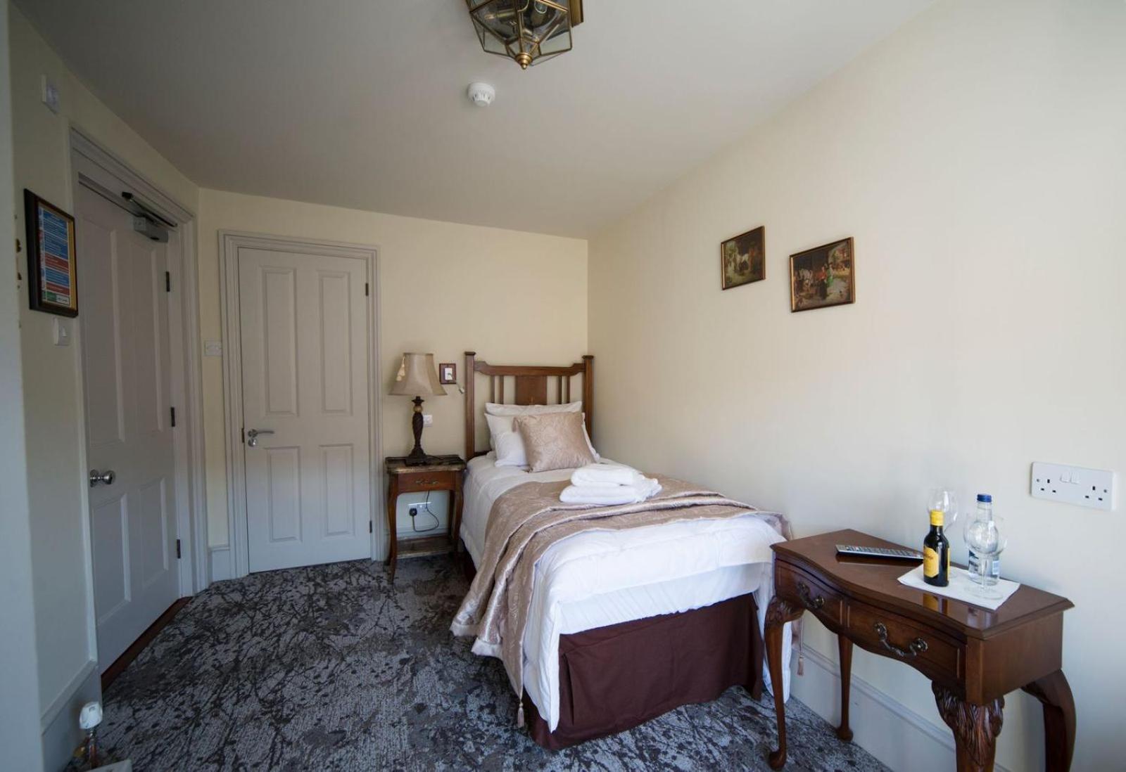 East Walls Hotel Chichester Zimmer foto